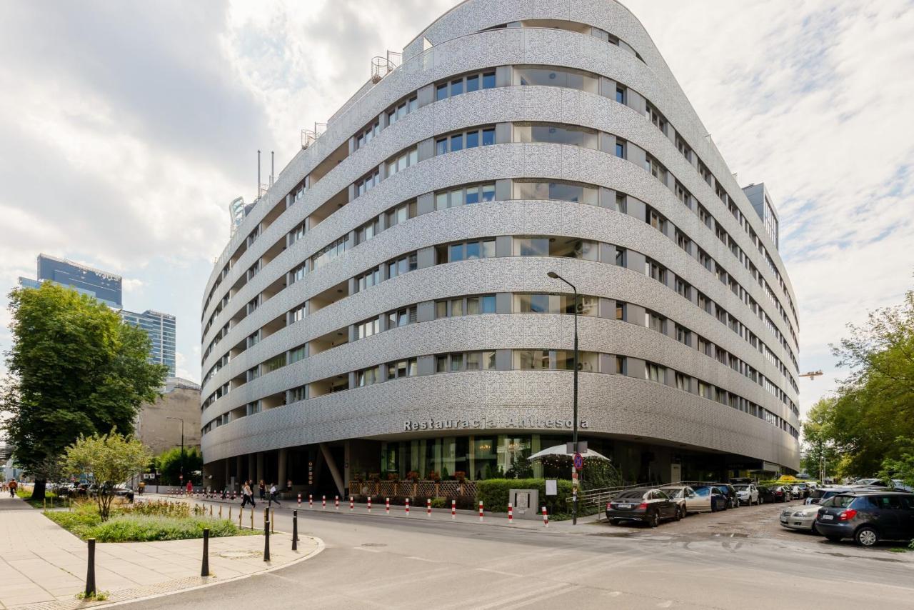 Deluxe Apartment Wronia 45 With Ac, Parking & Balcony By Renters Prestige Warsaw Exterior photo