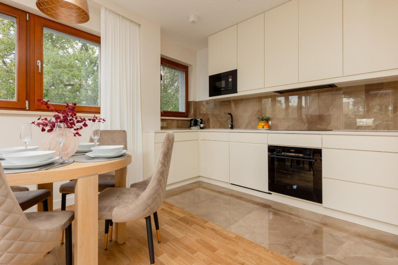 Deluxe Apartment Wronia 45 With Ac, Parking & Balcony By Renters Prestige Warsaw Exterior photo
